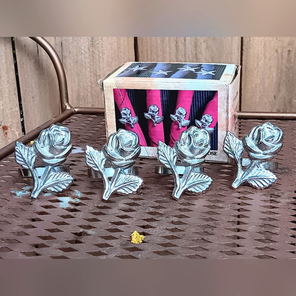 Lot of 4 white Brass Rose Napkin Rings